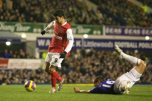 Eduardo's Brace: Arsenal Crushes Everton 4-1 in Premier League
