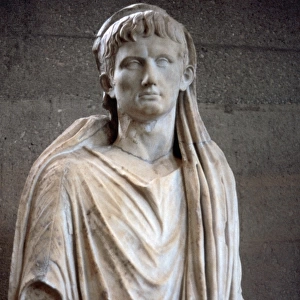 Augustus (63 BC-14 AD). First Emperor. Statue as Pontifex Ma