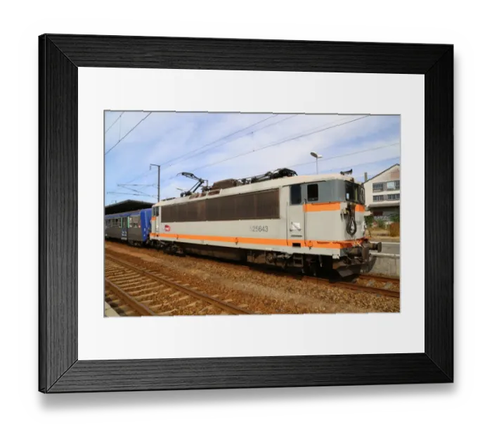 Framed Print : A down Rennes train waiting at Dol de Bretagne station, Brittany, France Framed Print : A down Rennes train waiting at Dol de Bretagne station, Brittany, France