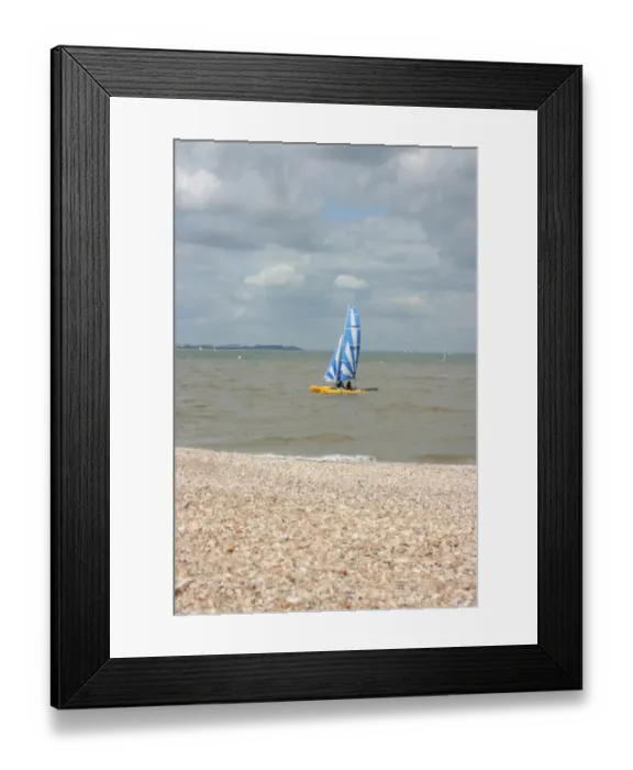 Framed Print : The beach, Whitstable, Kent Framed Print : The beach, Whitstable, Kent