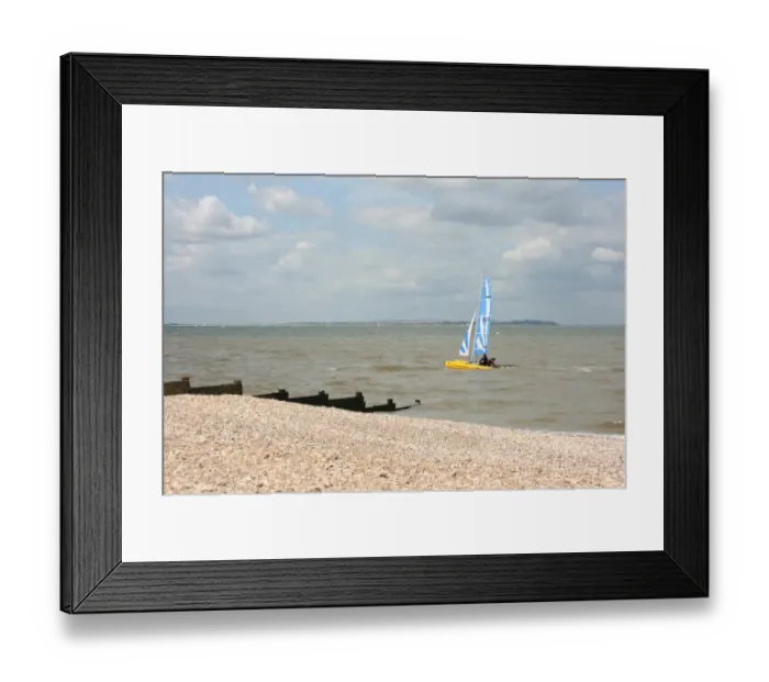 Framed Print : The beach, Whitstable, Kent Framed Print : The beach, Whitstable, Kent