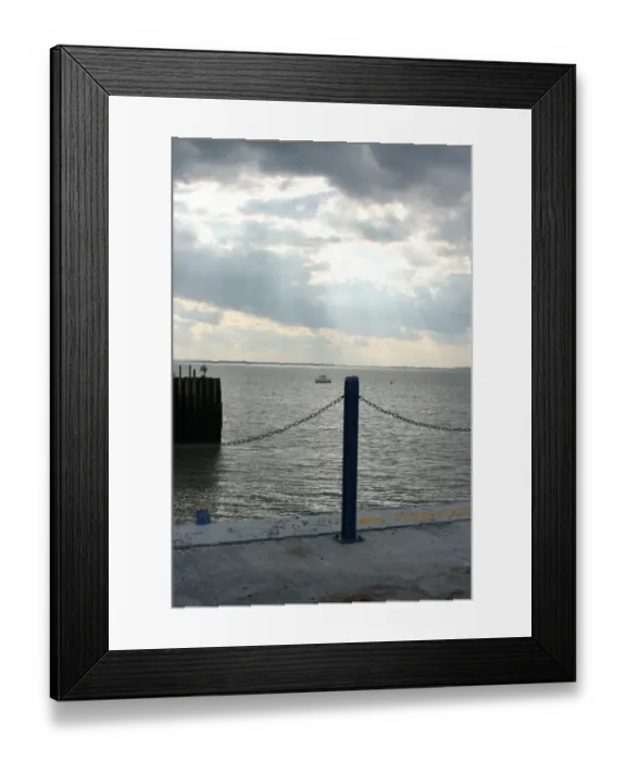 Framed Print : The beach, Whitstable, Kent Framed Print : The beach, Whitstable, Kent