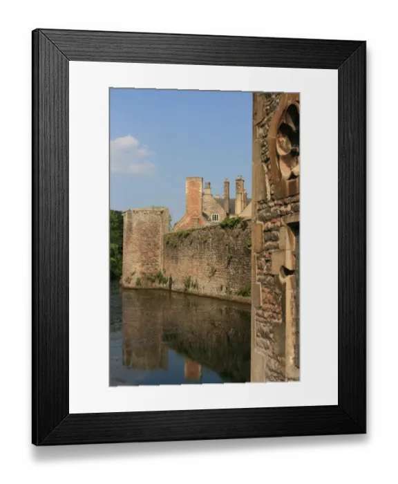 Framed Print : Bishops Palace, Wells Cathedral, Wells, Somerset, UK