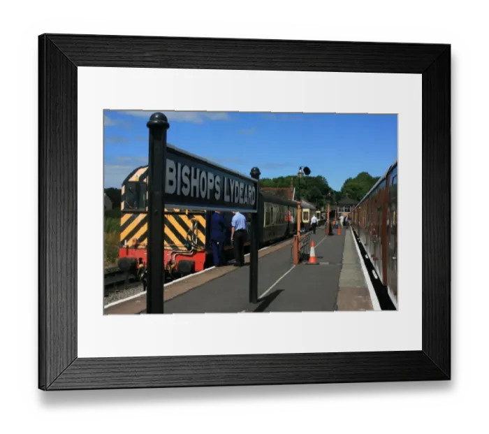 Framed Print : Diesel and The Quantock Belle at Bishops Lydeard, Somerset Framed Print : Diesel and The Quantock Belle at Bishops Lydeard, Somerset