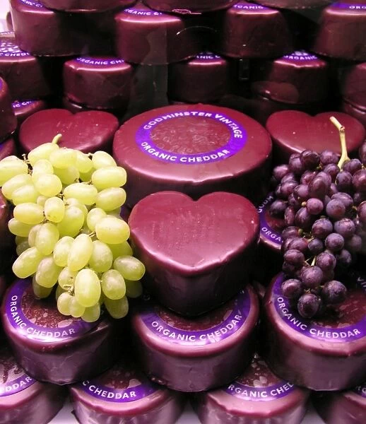 Cheddar cheese and grapes