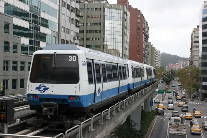 Framed Print : Taipei Metro leaving Liuzhangli station, Taipei, Taiwan