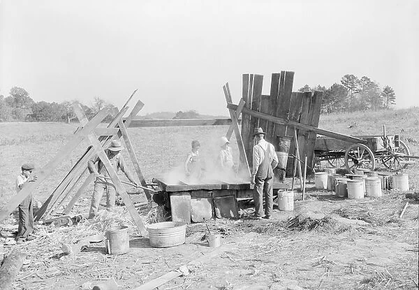 Method of making molasses on a farm, 1933