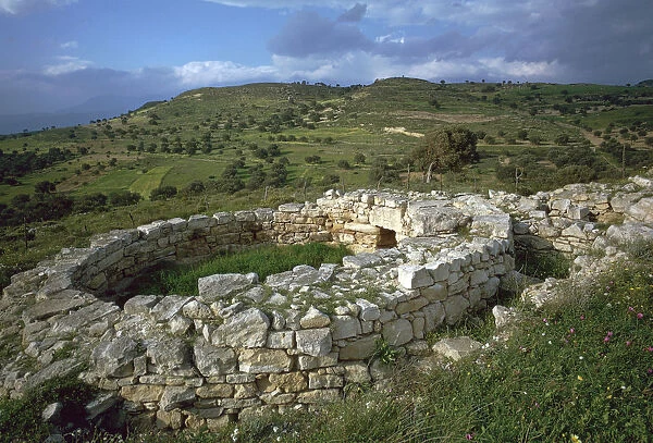 Tholos tomb on Crete, 21st century BC