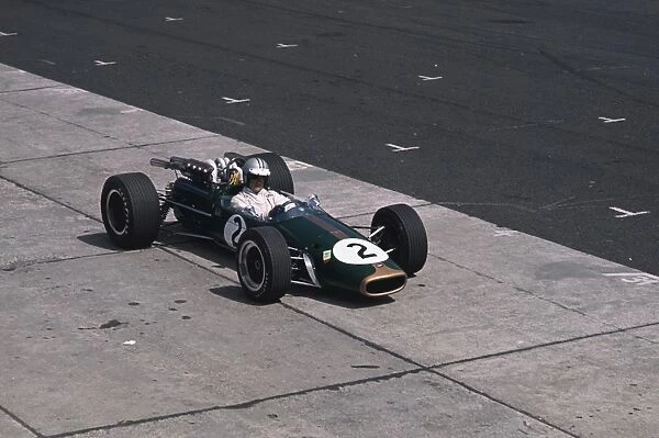 1967 German Grand Prix - Denny Hulme: Denny Hulme 1st positon, action