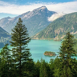 Washington State, Ross Lake National Recreation Area, Diablo Lake Date: 04-10-2020