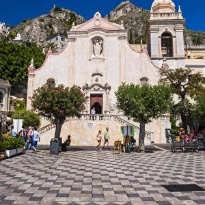 Church of St. Joseph in Piazza IX Aprile on Corso Umberto, the main street in Taormina, Sicily, Italy, Europe