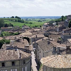 View of the town, St. Emilion, Gironde, Aquitaine, France, Europe