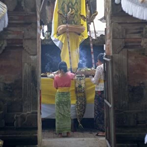 Women in temple at Ubud