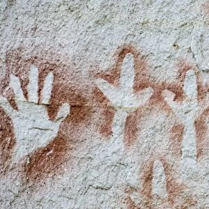 Aboriginal Rock Art at the Art Gallery in Carnarvon Gorge Queensland - stencil