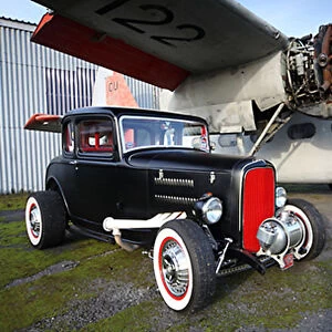 Ford Model B, 5-Window Coupe (Hot Rod) 1932 black