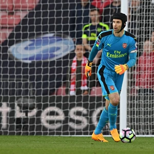 Focused Cech: Arsenal's Wall in Southampton's Premier League Battle (2016-17)