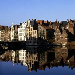 Canal and Houses, Korenlei, Ghent, Belgium ?2006 Charles Walker / TopFoto