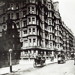 Victoria Street, London c. 1900 (b / w photo)