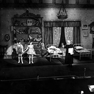 In 1952 newcastle Empire Theatre staged a production of Babes in the Wood with Dame