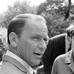 Frank Sinatra, talking to press at press reception June 1962
