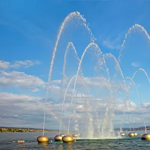 Switzerland, Zurich, Water fountain on Lake Zurich