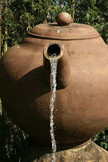 Drink Prints: Giant teapot at Pinglin, Taiwan